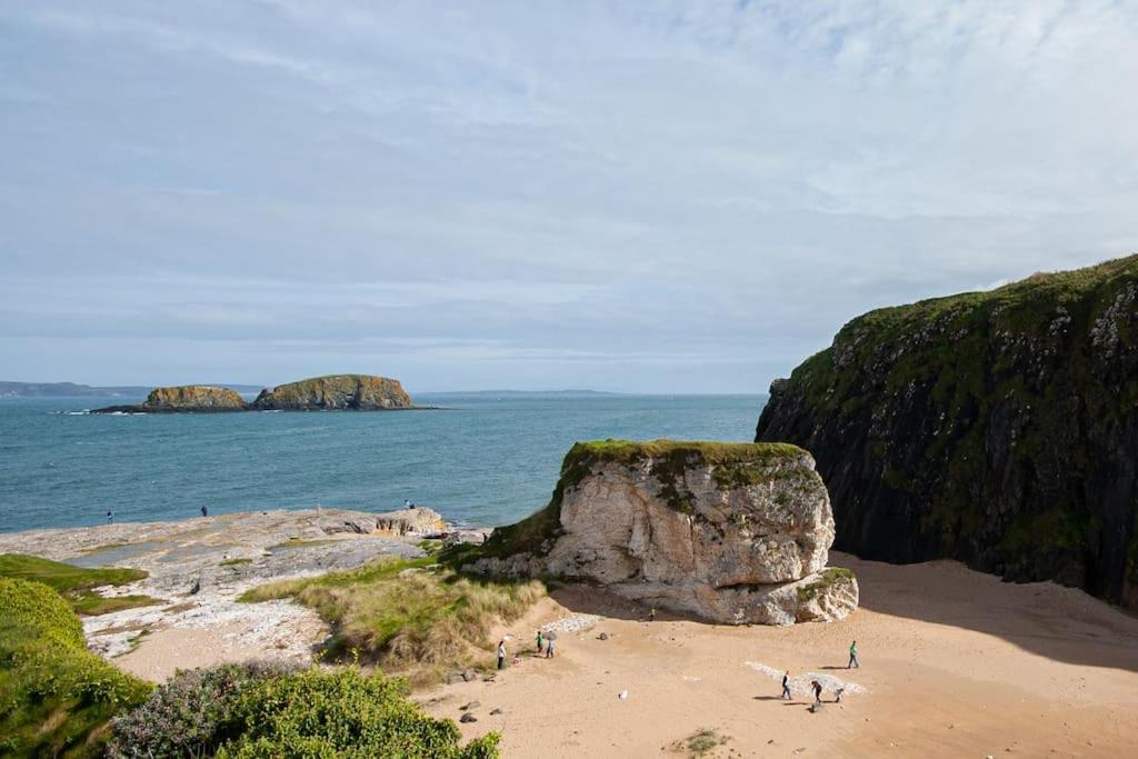 Causeway Coast Sea Shore Apartment - Ballycastle Exterior foto
